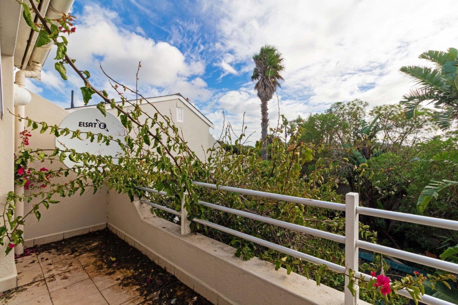 2 Bedroom Property for Sale in Woodbridge Island Western Cape